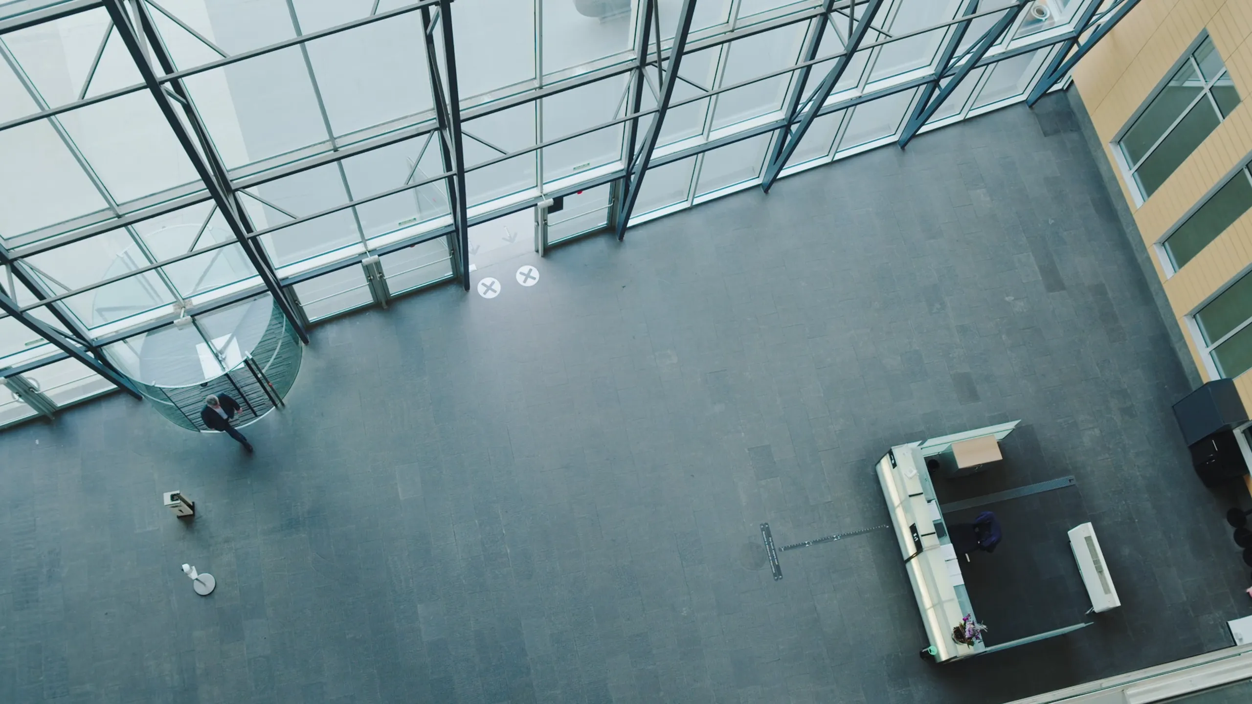 Video corporativo Mi primer día producido para Technip Energies con motivo de su 50 aniversario. Producción audiovisual de Maldito Studio en formato entrevista.